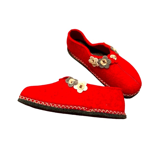Sundance Red Wool Shoes with flowers handmade in Itally NIB - Picture 3 of 14